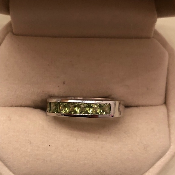 NWOT Sterling Silver Channel Set Peridot Band Ring - Picture 7 of 8